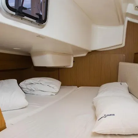 Old Harbor Corfu Yachts Apartment *