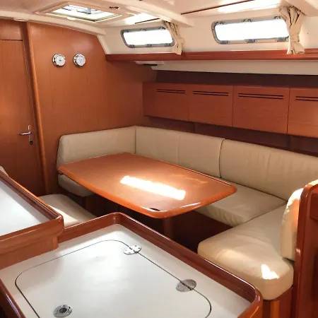 Old Harbor Corfu Yachts Apartment *