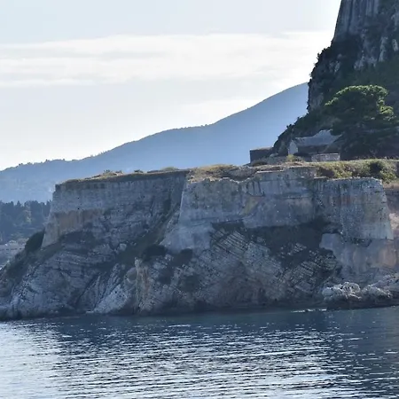 Old Harbor Corfu Yachts Apartamento