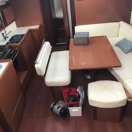 Old Harbor Corfu Yachts Apartamento *