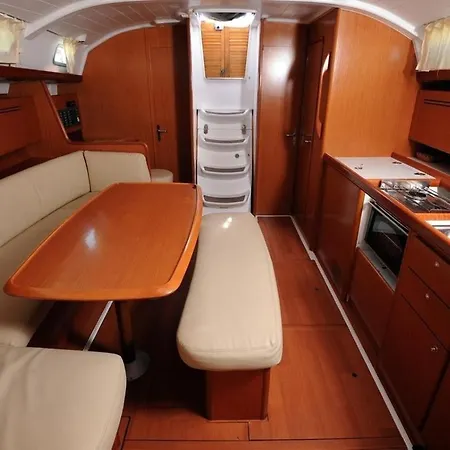 Old Harbor Corfu Yachts Apartament